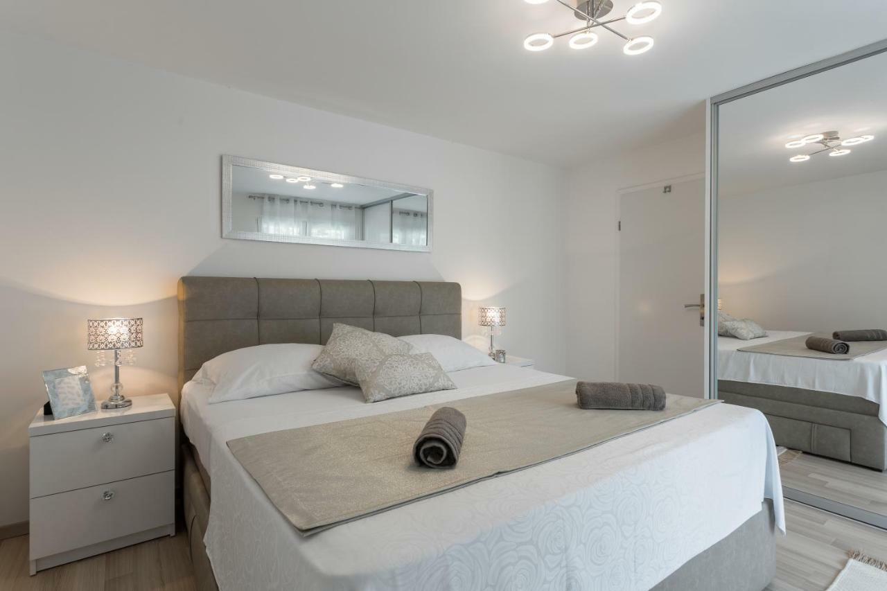 Luxury Apartment Bepo Split Exterior photo